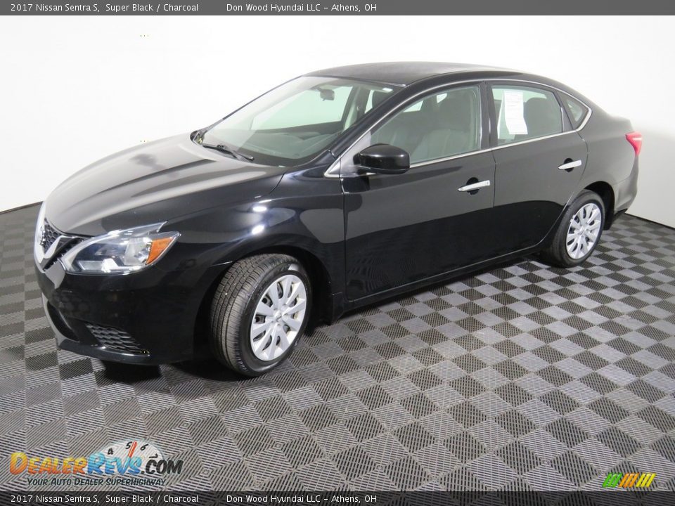 2017 Nissan Sentra S Super Black / Charcoal Photo #7