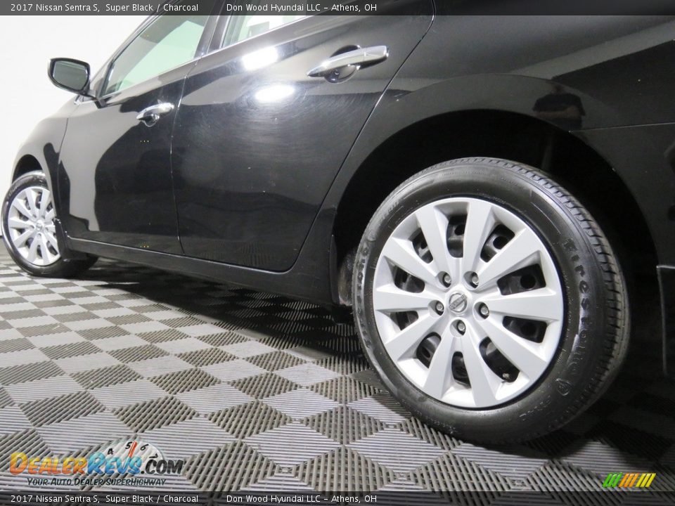 2017 Nissan Sentra S Super Black / Charcoal Photo #10