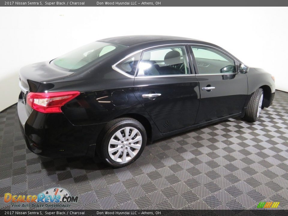 2017 Nissan Sentra S Super Black / Charcoal Photo #13