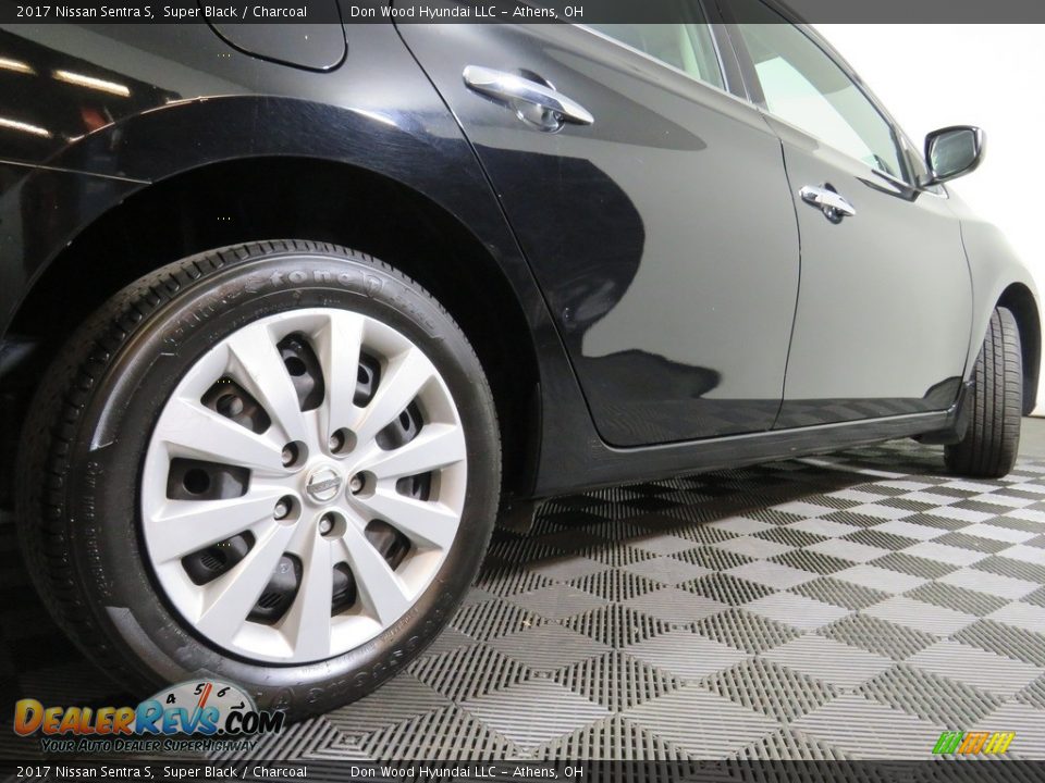 2017 Nissan Sentra S Super Black / Charcoal Photo #14