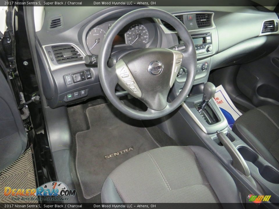 2017 Nissan Sentra S Super Black / Charcoal Photo #17