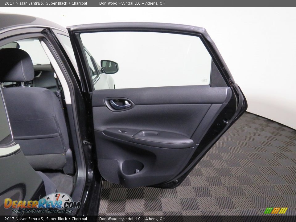 2017 Nissan Sentra S Super Black / Charcoal Photo #21