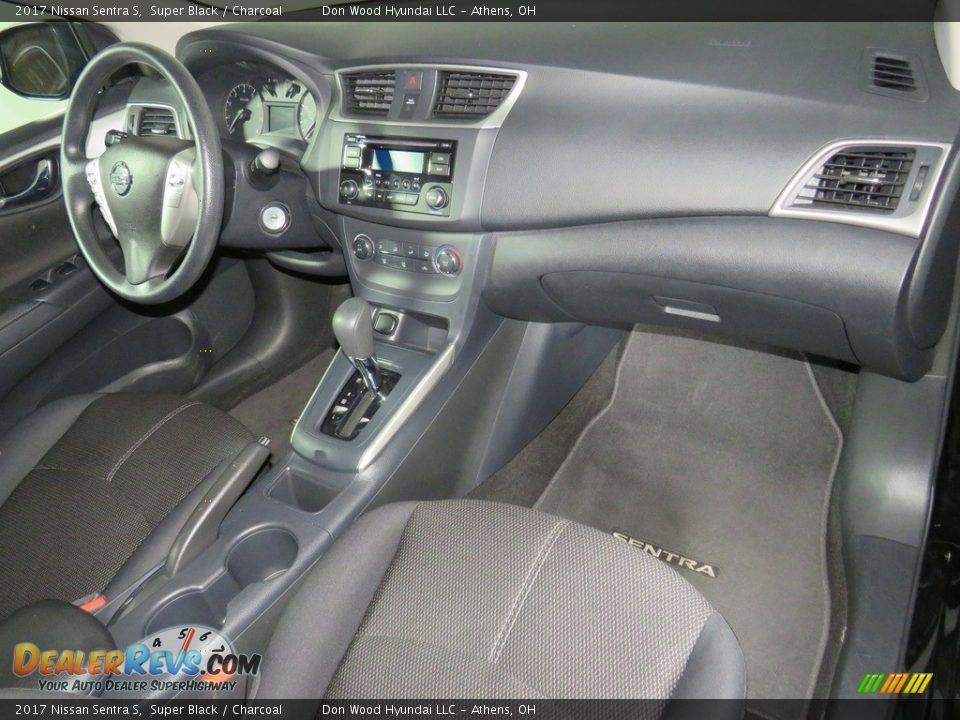 2017 Nissan Sentra S Super Black / Charcoal Photo #25