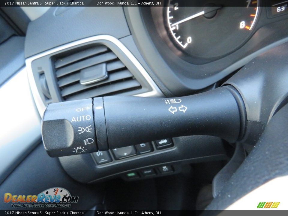 2017 Nissan Sentra S Super Black / Charcoal Photo #28