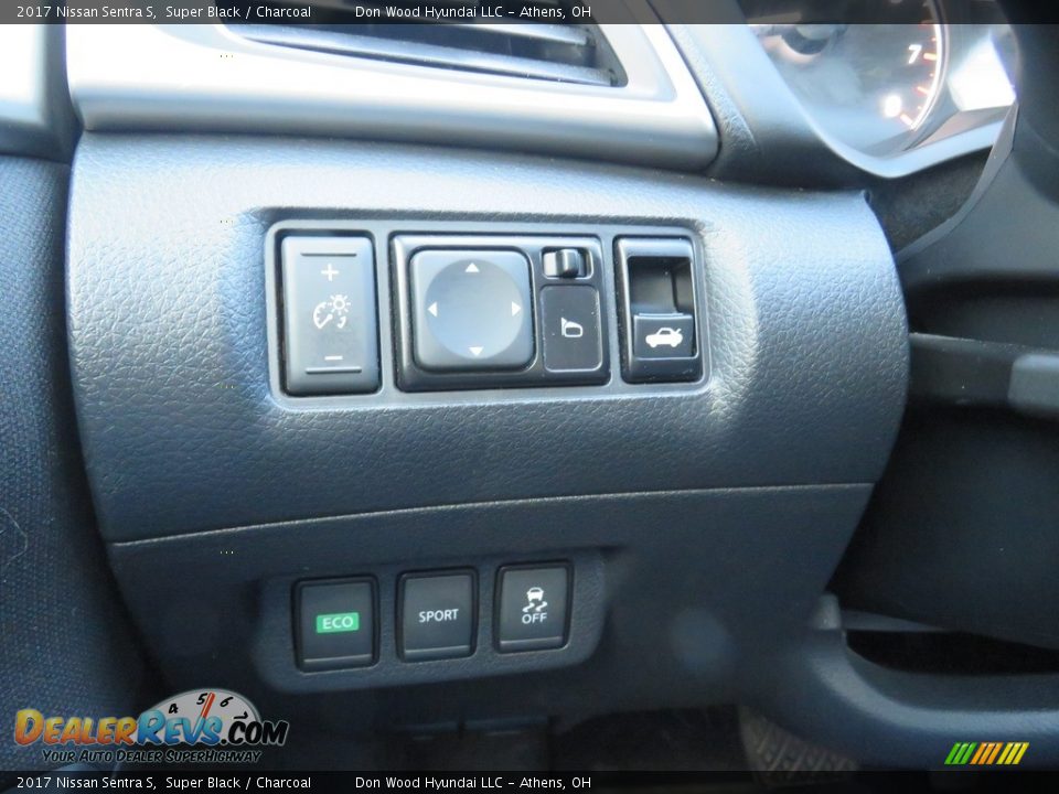 2017 Nissan Sentra S Super Black / Charcoal Photo #32
