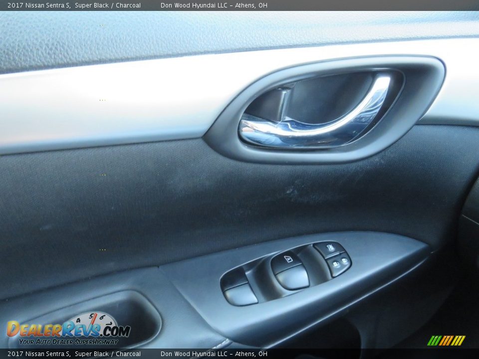 2017 Nissan Sentra S Super Black / Charcoal Photo #33