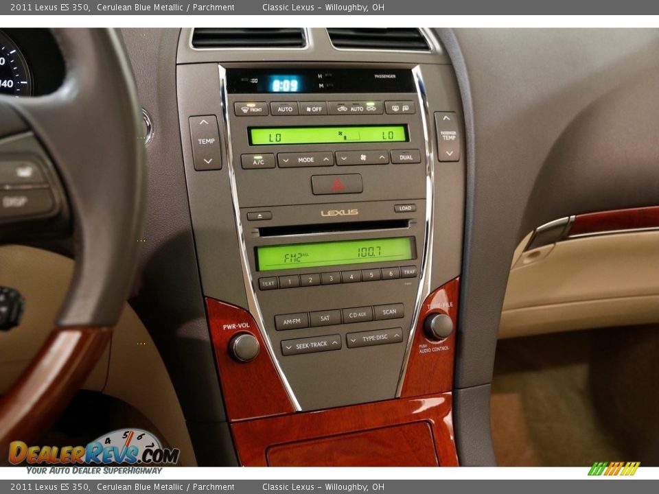 Controls of 2011 Lexus ES 350 Photo #9