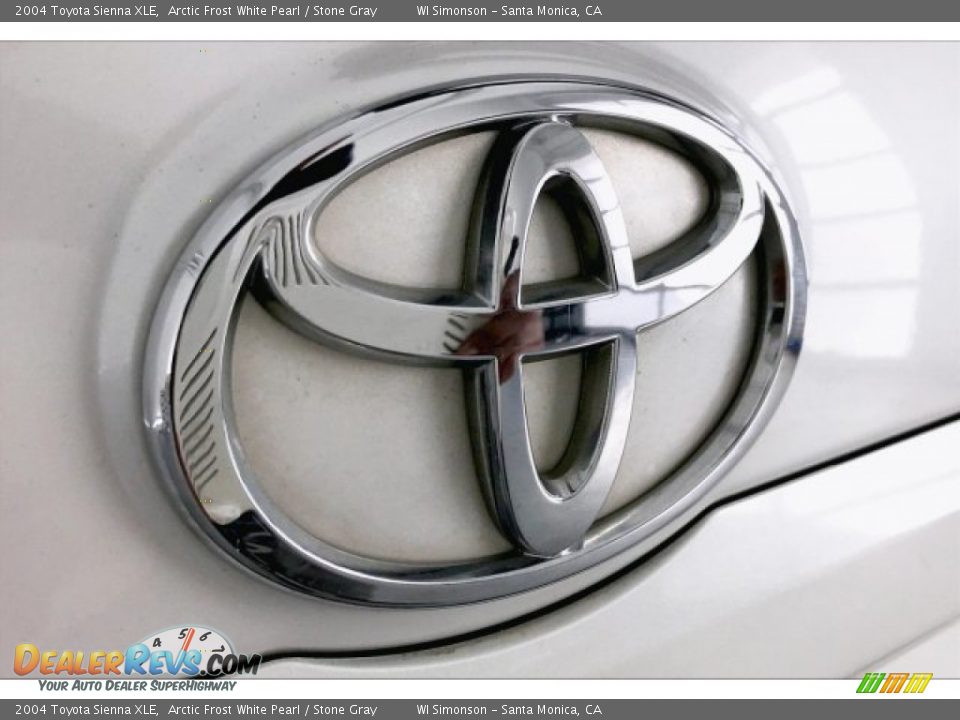 2004 Toyota Sienna XLE Arctic Frost White Pearl / Stone Gray Photo #7