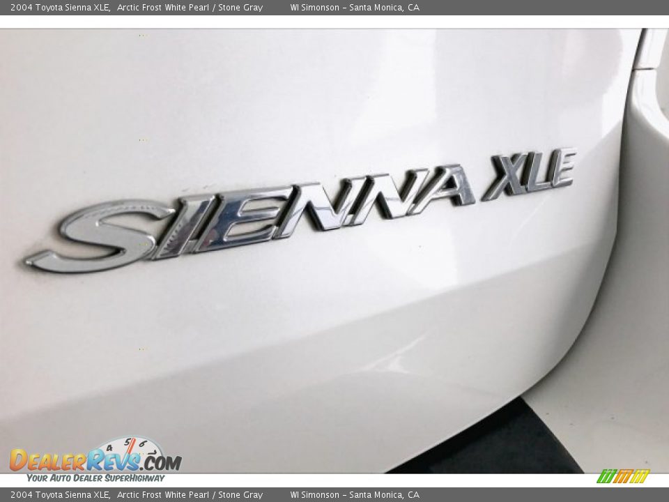 2004 Toyota Sienna XLE Arctic Frost White Pearl / Stone Gray Photo #26