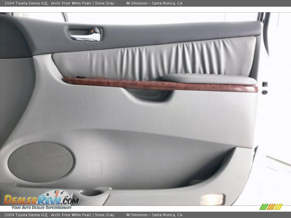 2004 Toyota Sienna XLE Arctic Frost White Pearl / Stone Gray Photo #29