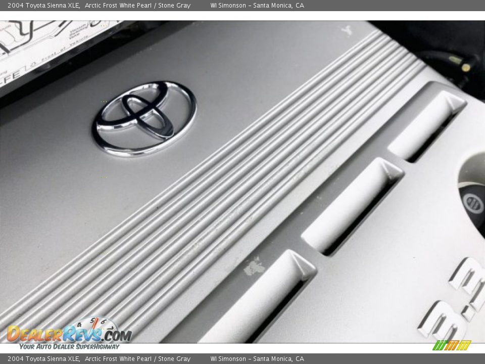 2004 Toyota Sienna XLE Arctic Frost White Pearl / Stone Gray Photo #30