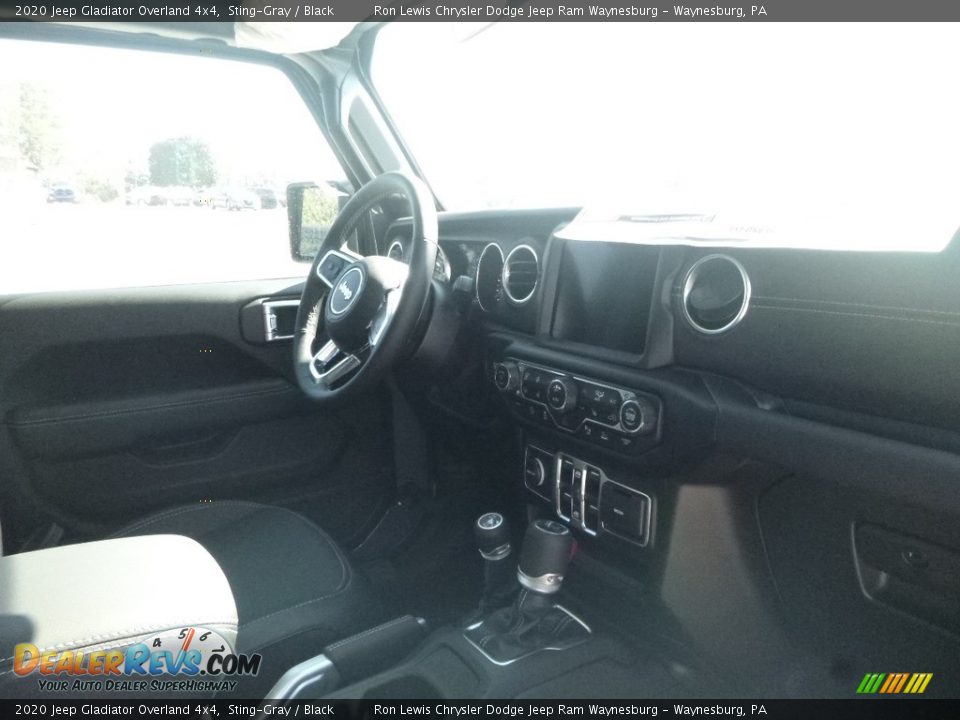 2020 Jeep Gladiator Overland 4x4 Sting-Gray / Black Photo #10