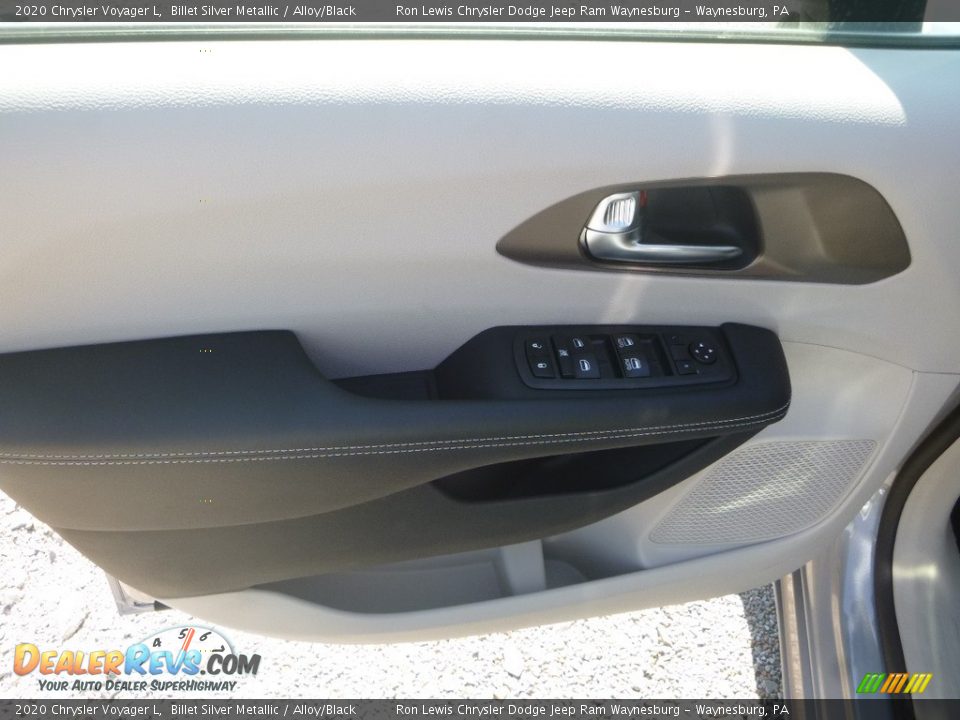 Door Panel of 2020 Chrysler Voyager L Photo #15