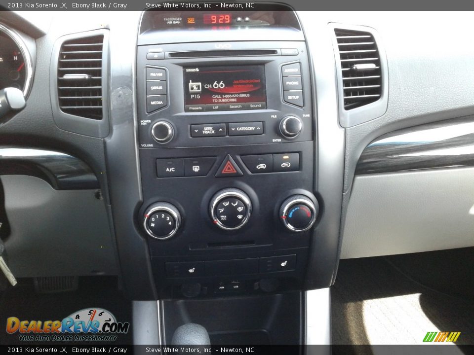 2013 Kia Sorento LX Ebony Black / Gray Photo #19