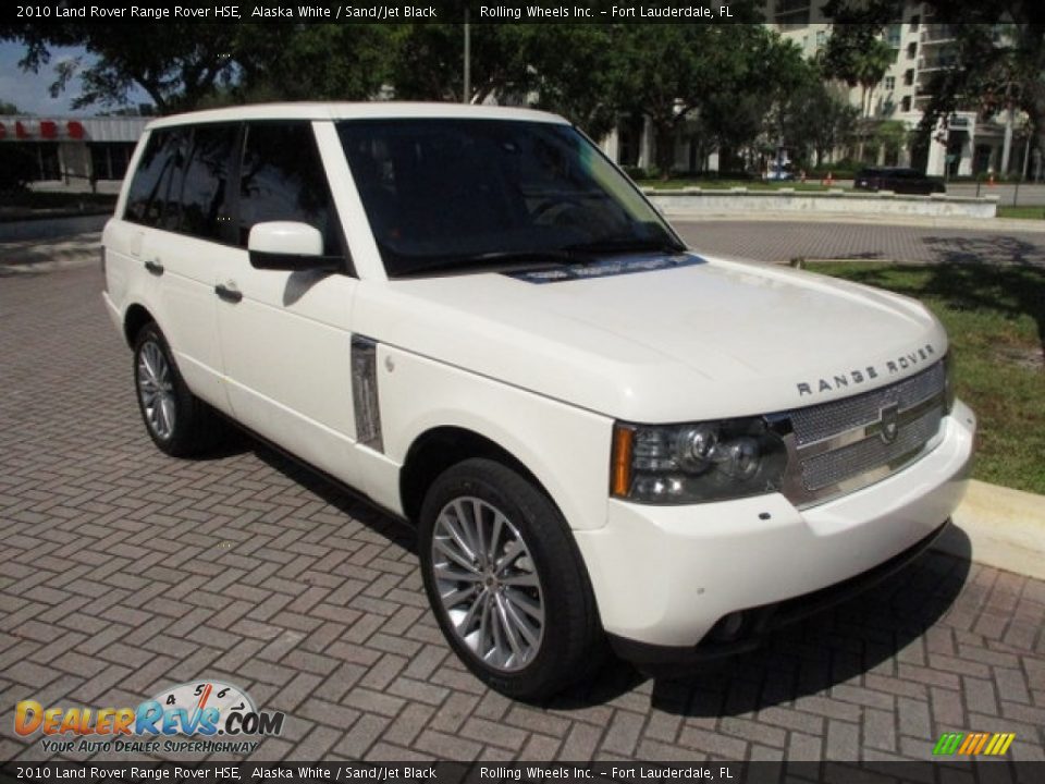 Front 3/4 View of 2010 Land Rover Range Rover HSE Photo #13