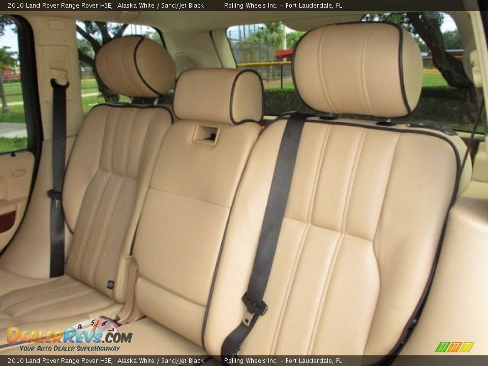 Rear Seat of 2010 Land Rover Range Rover HSE Photo #18