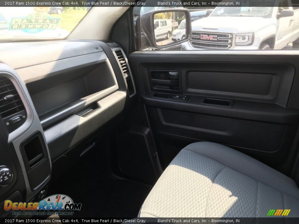 2017 Ram 1500 Express Crew Cab 4x4 True Blue Pearl / Black/Diesel Gray Photo #32