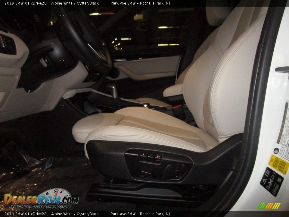 2019 BMW X1 xDrive28i Alpine White / Oyster/Black Photo #10