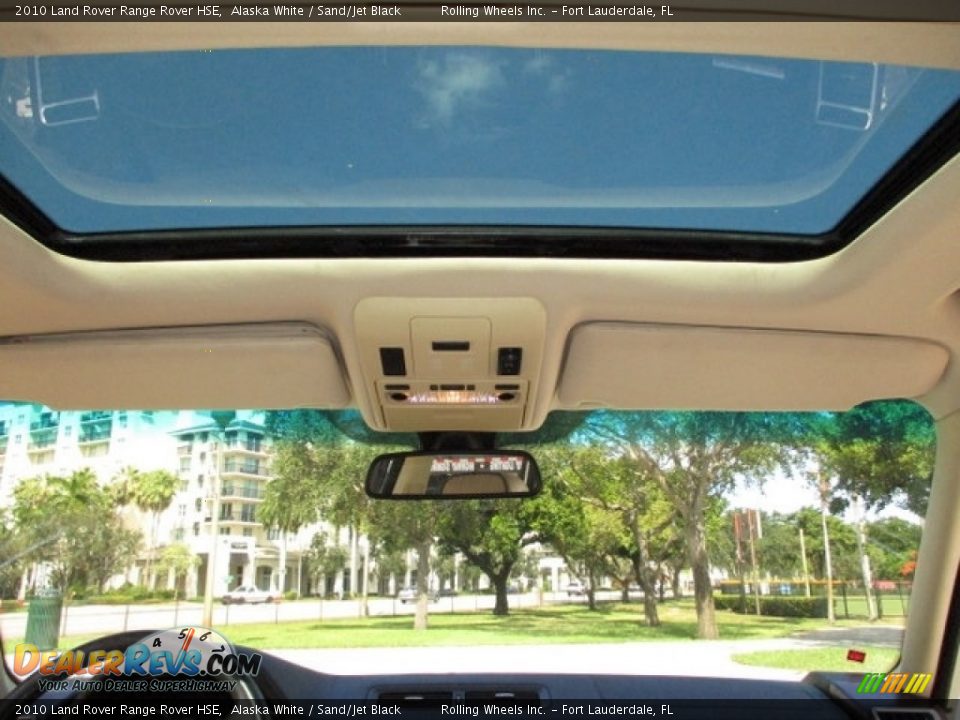 2010 Land Rover Range Rover HSE Alaska White / Sand/Jet Black Photo #32