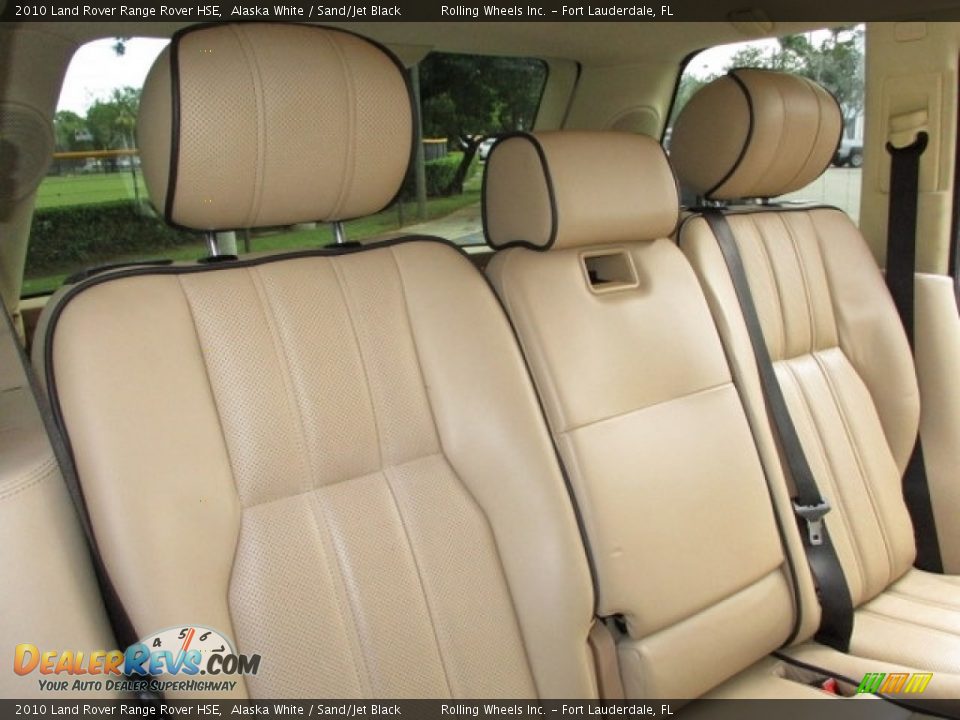 Rear Seat of 2010 Land Rover Range Rover HSE Photo #35