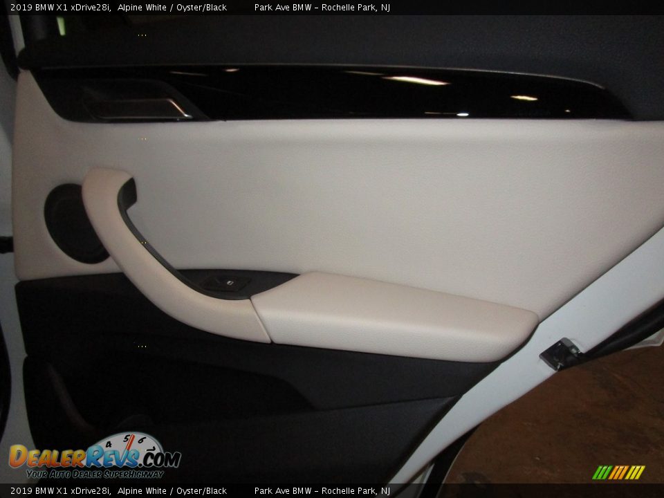 2019 BMW X1 xDrive28i Alpine White / Oyster/Black Photo #17