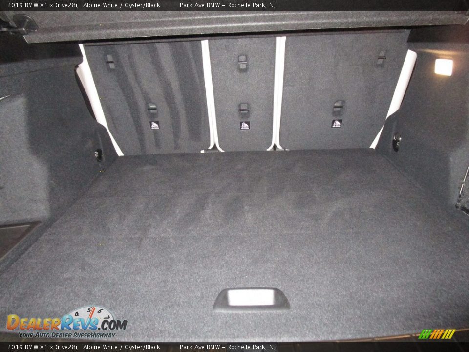 2019 BMW X1 xDrive28i Alpine White / Oyster/Black Photo #21