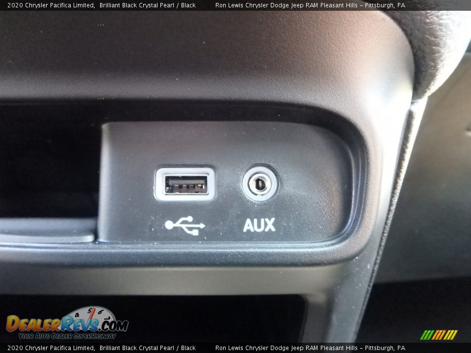 2020 Chrysler Pacifica Limited Brilliant Black Crystal Pearl / Black Photo #20