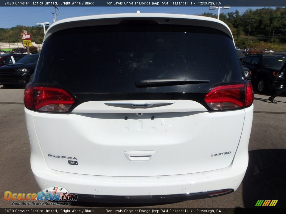 2020 Chrysler Pacifica Limited Bright White / Black Photo #4