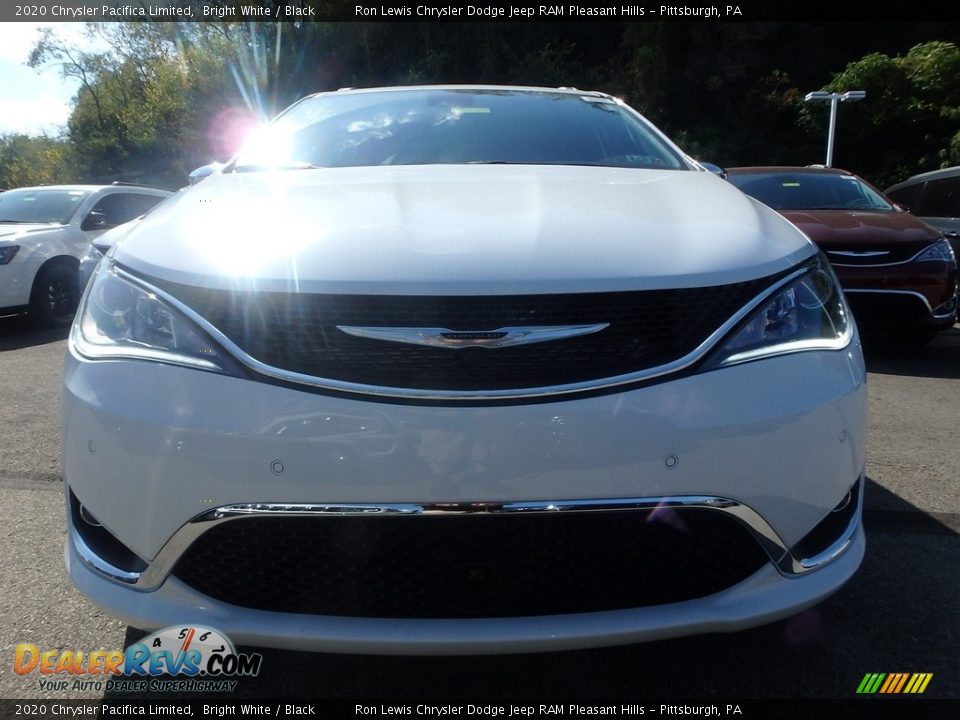 2020 Chrysler Pacifica Limited Bright White / Black Photo #9