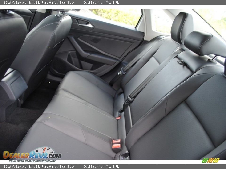 Rear Seat of 2019 Volkswagen Jetta SE Photo #10