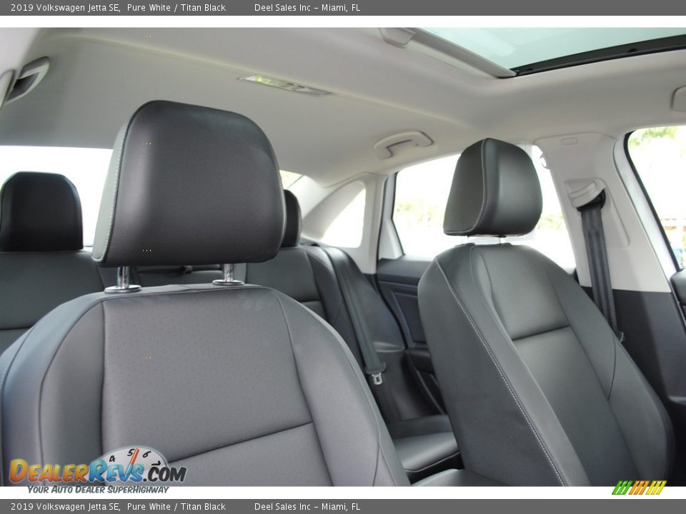 2019 Volkswagen Jetta SE Pure White / Titan Black Photo #19