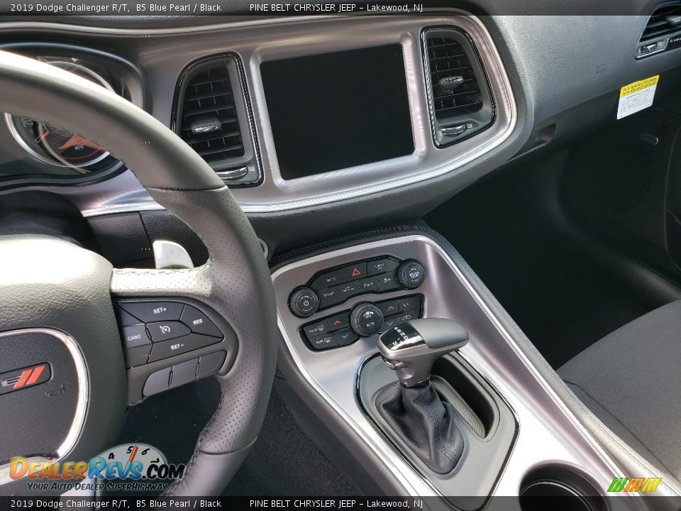 2019 Dodge Challenger R/T Shifter Photo #10
