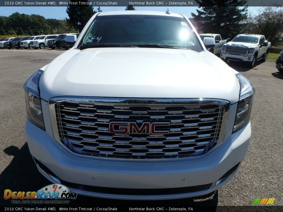 2019 GMC Yukon Denali 4WD White Frost Tintcoat / Cocoa/Shale Photo #2