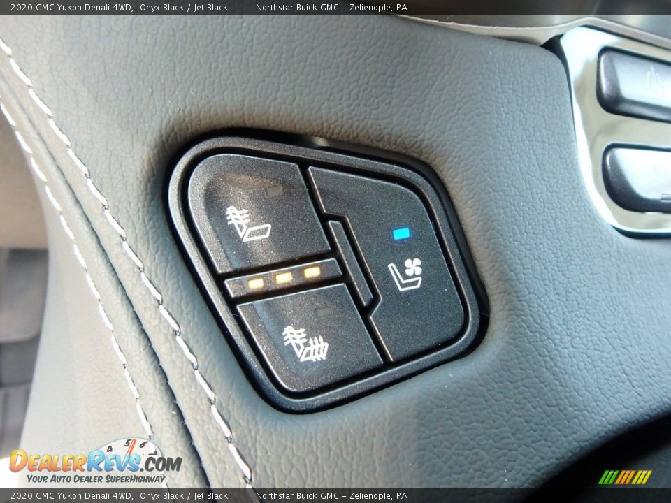 2020 GMC Yukon Denali 4WD Steering Wheel Photo #18