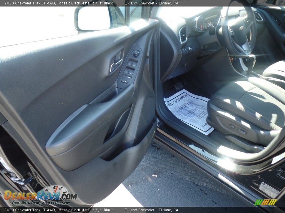 2020 Chevrolet Trax LT AWD Mosaic Black Metallic / Jet Black Photo #13