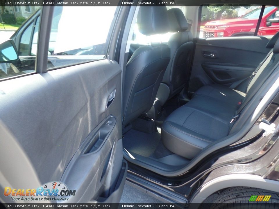 2020 Chevrolet Trax LT AWD Mosaic Black Metallic / Jet Black Photo #31