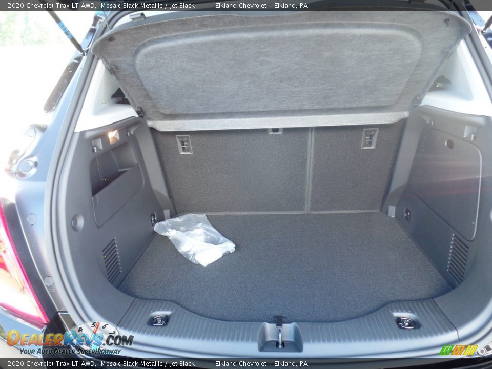 2020 Chevrolet Trax LT AWD Mosaic Black Metallic / Jet Black Photo #33