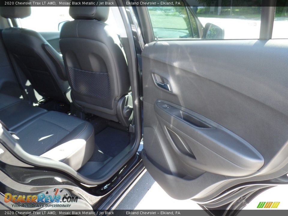 2020 Chevrolet Trax LT AWD Mosaic Black Metallic / Jet Black Photo #34