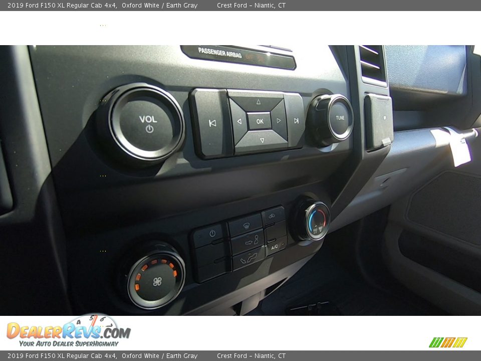 2019 Ford F150 XL Regular Cab 4x4 Oxford White / Earth Gray Photo #15
