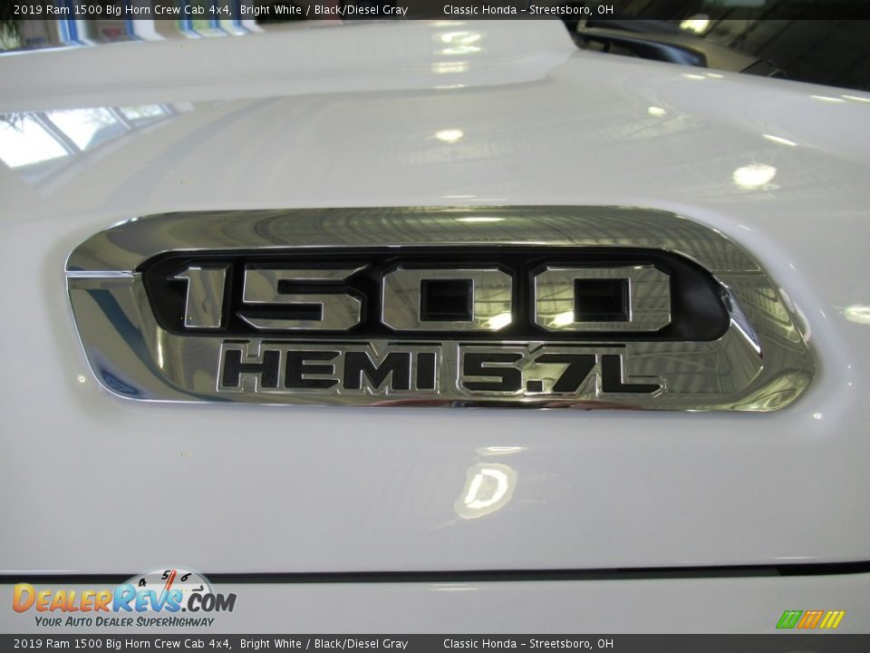 2019 Ram 1500 Big Horn Crew Cab 4x4 Bright White / Black/Diesel Gray Photo #10