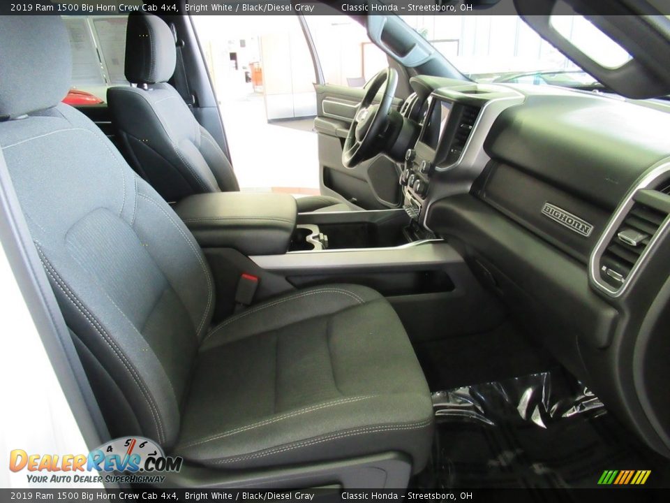 2019 Ram 1500 Big Horn Crew Cab 4x4 Bright White / Black/Diesel Gray Photo #18