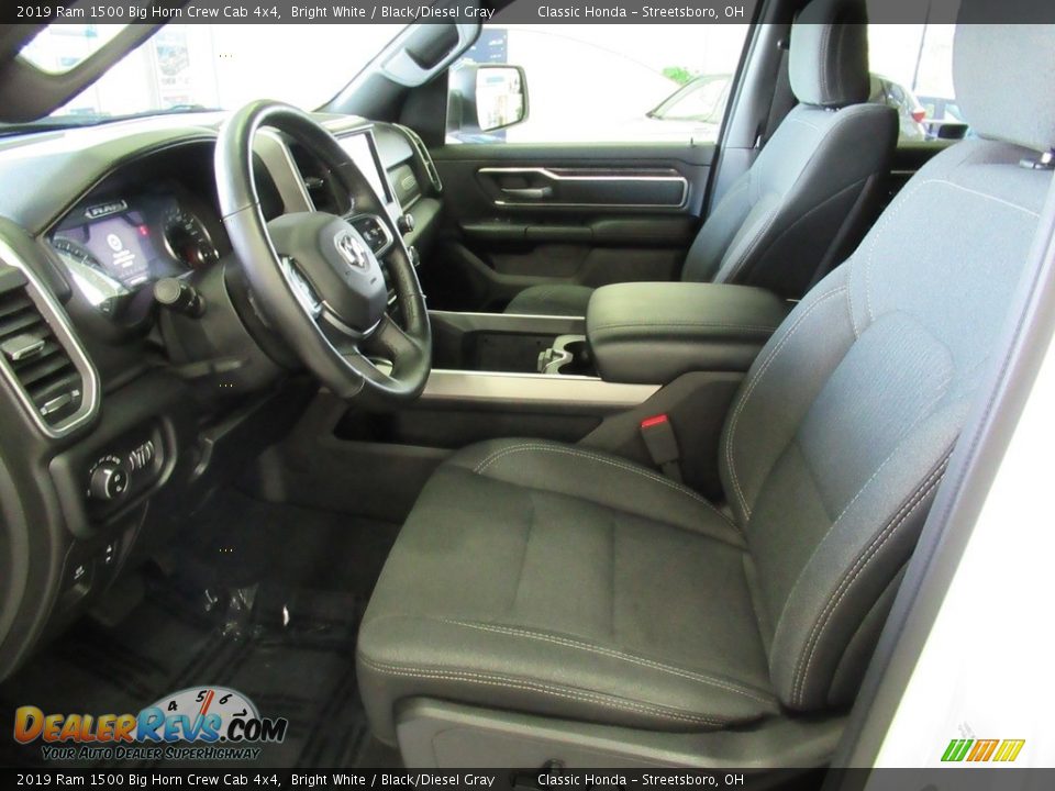 2019 Ram 1500 Big Horn Crew Cab 4x4 Bright White / Black/Diesel Gray Photo #31