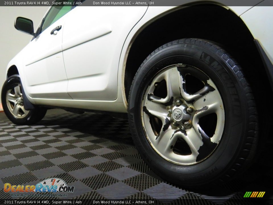 2011 Toyota RAV4 I4 4WD Super White / Ash Photo #10