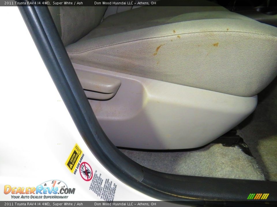 2011 Toyota RAV4 I4 4WD Super White / Ash Photo #25