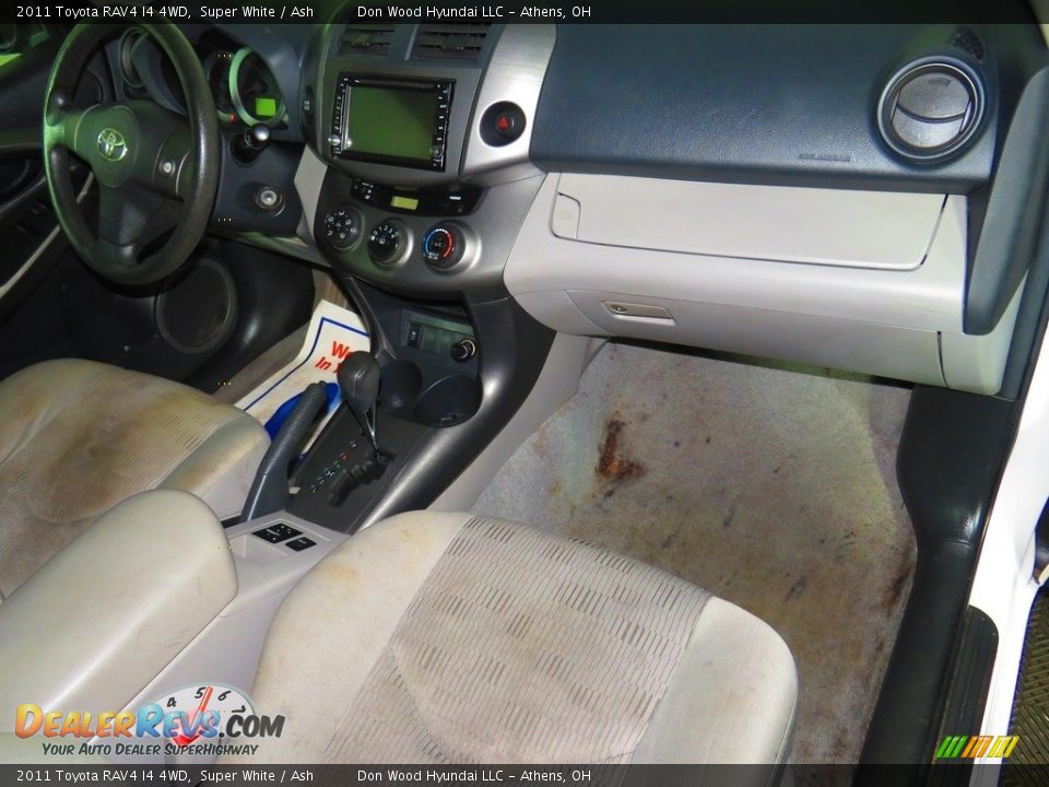 2011 Toyota RAV4 I4 4WD Super White / Ash Photo #26