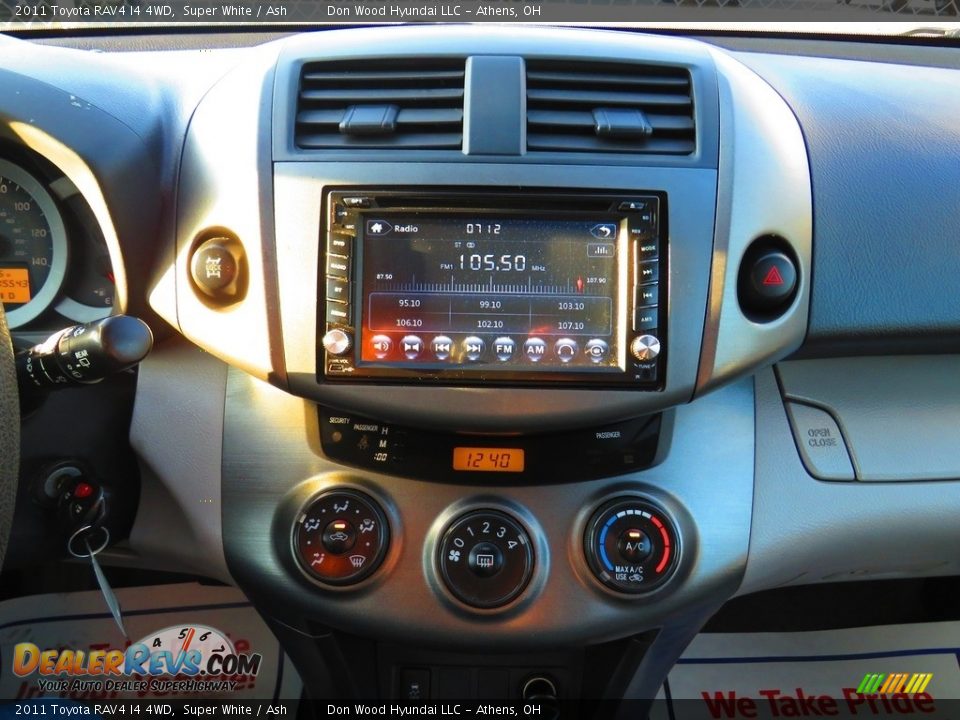 2011 Toyota RAV4 I4 4WD Super White / Ash Photo #36