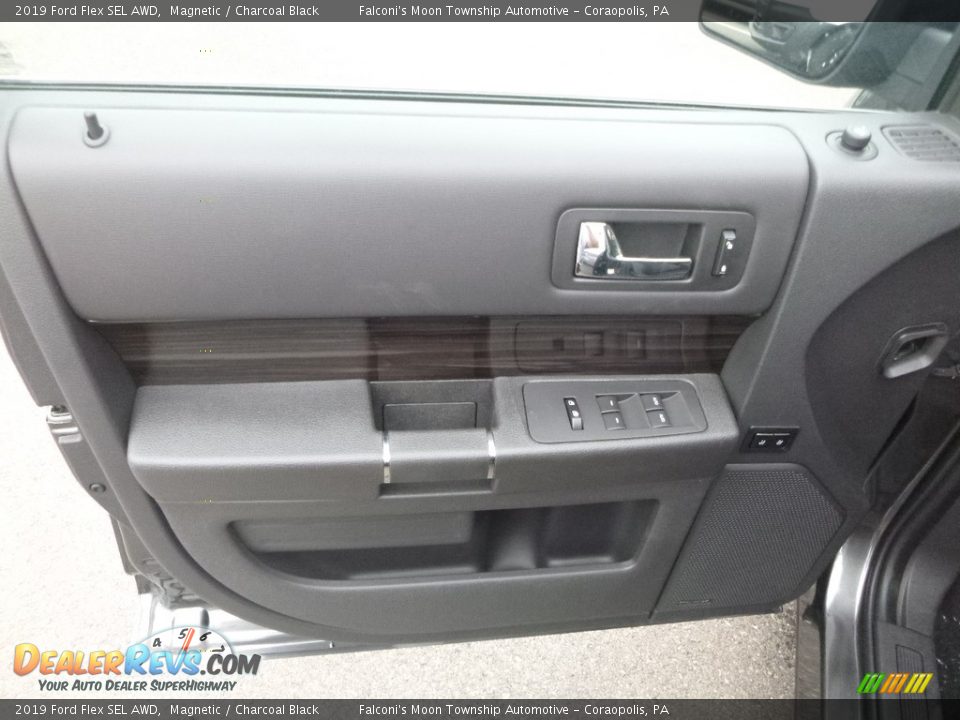 Door Panel of 2019 Ford Flex SEL AWD Photo #11