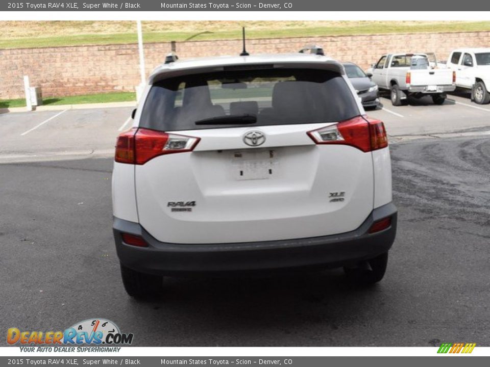 2015 Toyota RAV4 XLE Super White / Black Photo #5