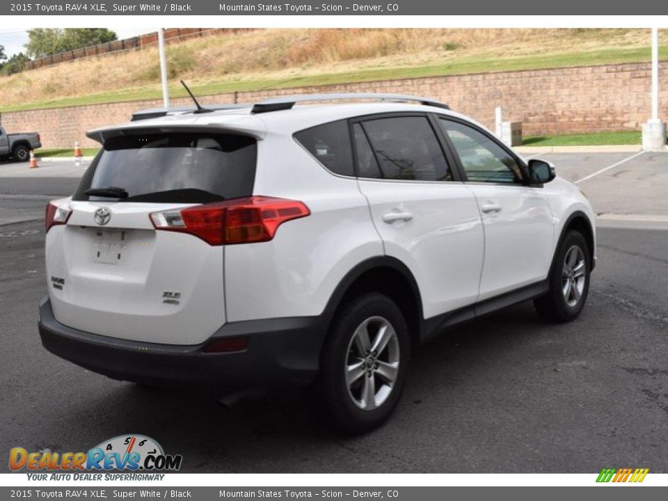 2015 Toyota RAV4 XLE Super White / Black Photo #6