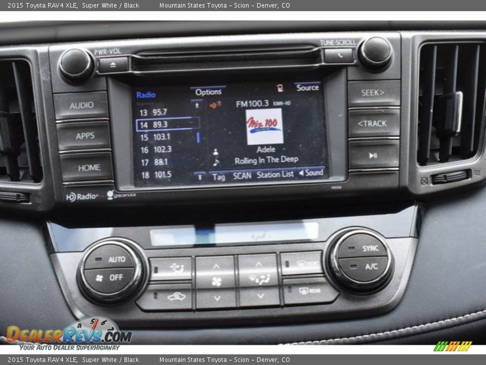2015 Toyota RAV4 XLE Super White / Black Photo #11